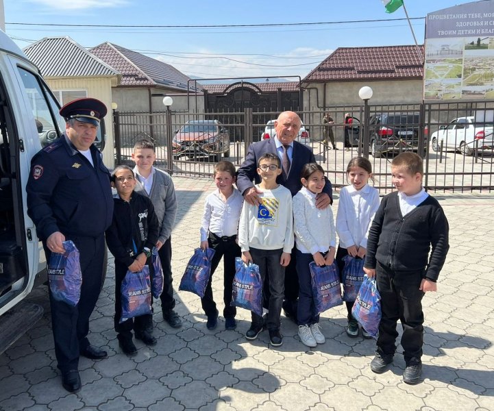 Полицейские и представители общественности Зольского района посетили воспитанников подшефной школы-интерната